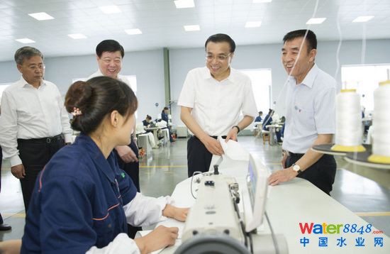 李克强赞环保企业理念：“化污泥为资源”