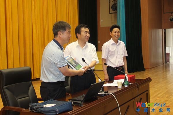 清华大学环境学院副院长左剑恶教授回母校讲学