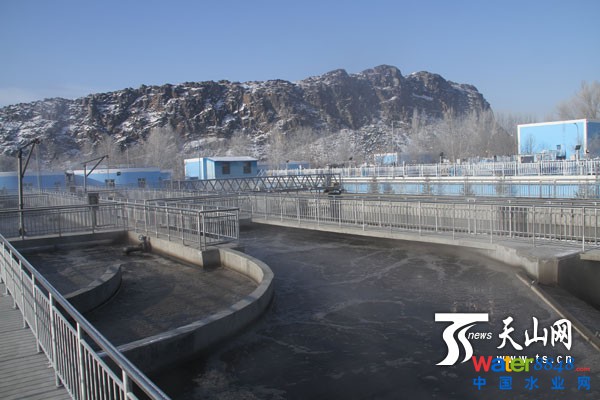 2015年1月14日,阿勒泰市污水处理厂冬季仍能正常运行。