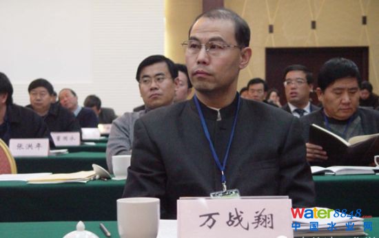 图为中国石油天然气集团公司质量与标准管理部副总工程师万战翔。