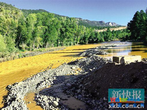 美国废弃矿山万吨废水遭误排 多条河流成“毒河”