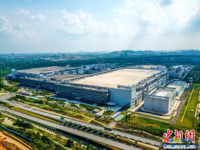 图为,中建三局承建华星光电厂房项目 钟三轩 摄 图为,中建三局承建华星光电厂房项目 钟三轩 摄
