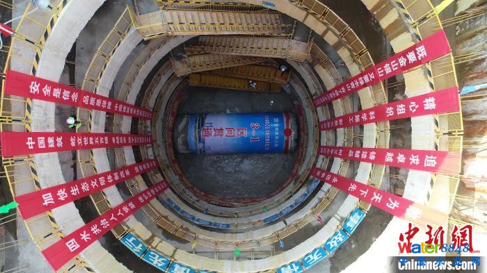 图为,中建三局承建湖北大东湖深隧项目 钟三轩 摄 图为,中建三局承建湖北大东湖深隧项目 钟三轩 摄