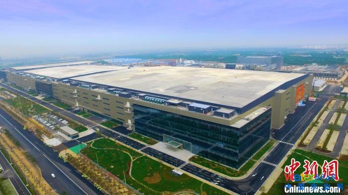 图为,中建三局承建京东方厂房项目 钟三轩 摄 图为,中建三局承建京东方厂房项目 钟三轩 摄