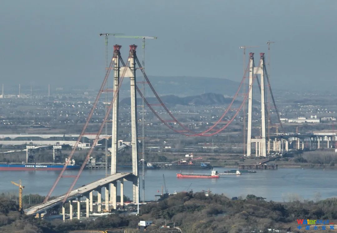 仙新路过江通道建设稳步推进。南京日报/紫金山新闻记者 徐琦 摄
