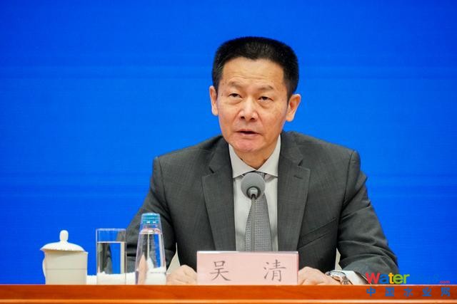闂傚倷鑳剁划顖炲礉濡ゅ懎绠犻柟鎹愵嚙閸氳銇勯弴妤€浜惧Δ鐘靛仜缁夊綊鐛Ο铏规殾闁搞儮鏅槐閬嶆⒒娴e憡鍟炲畝锝呮健瀹曠増鎯旈埈璺虹秺閺佹捇鏁撻敓锟� 上海市委常委、副市长吴清 澎湃新闻记者 周頔 摄